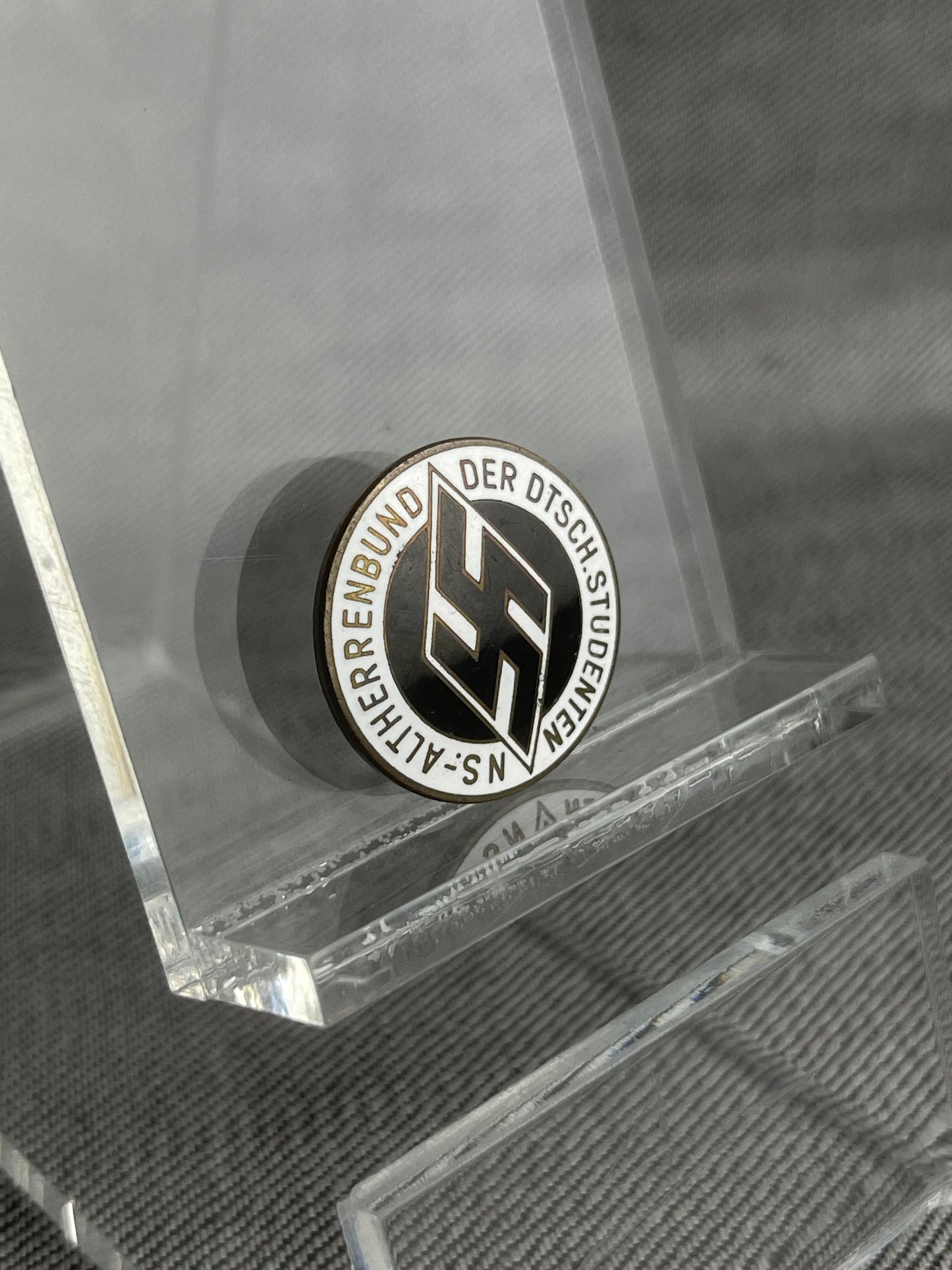 GERMAN WW2 NATIONAL SOCIALIST ASSOCIATION OF STUDENTS MEMBERSHIP BADGE