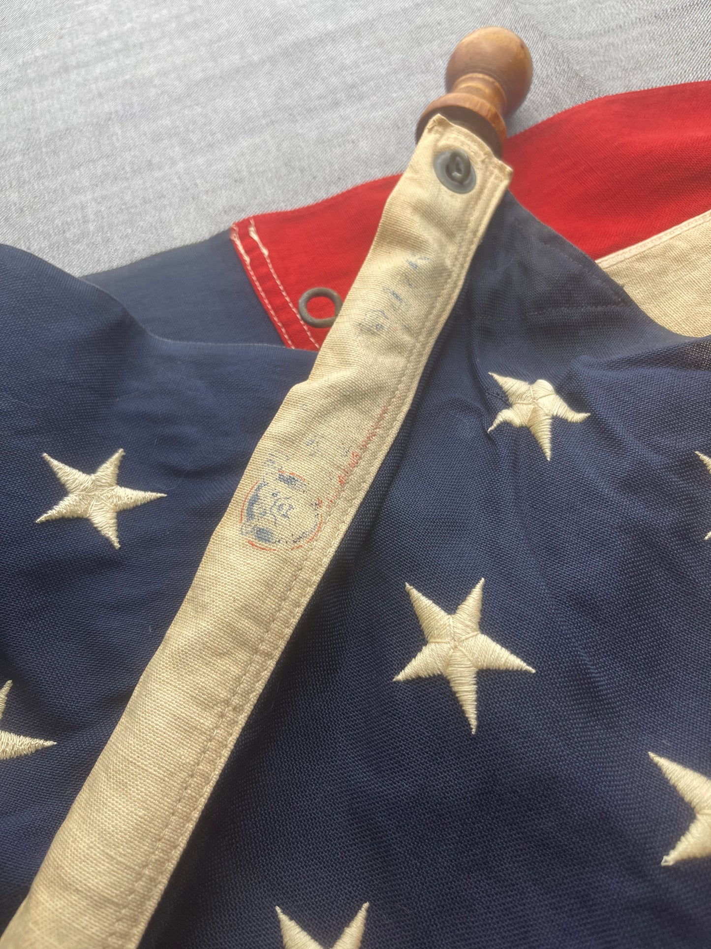 UNITED STATES WW2 EMBROIDERED 48 STAR FLAG W/ORIGINAL FLAG POLE BY BULLDOG BUNTING 4’ x 6’ EXTREMELY RARE EXAMPLE