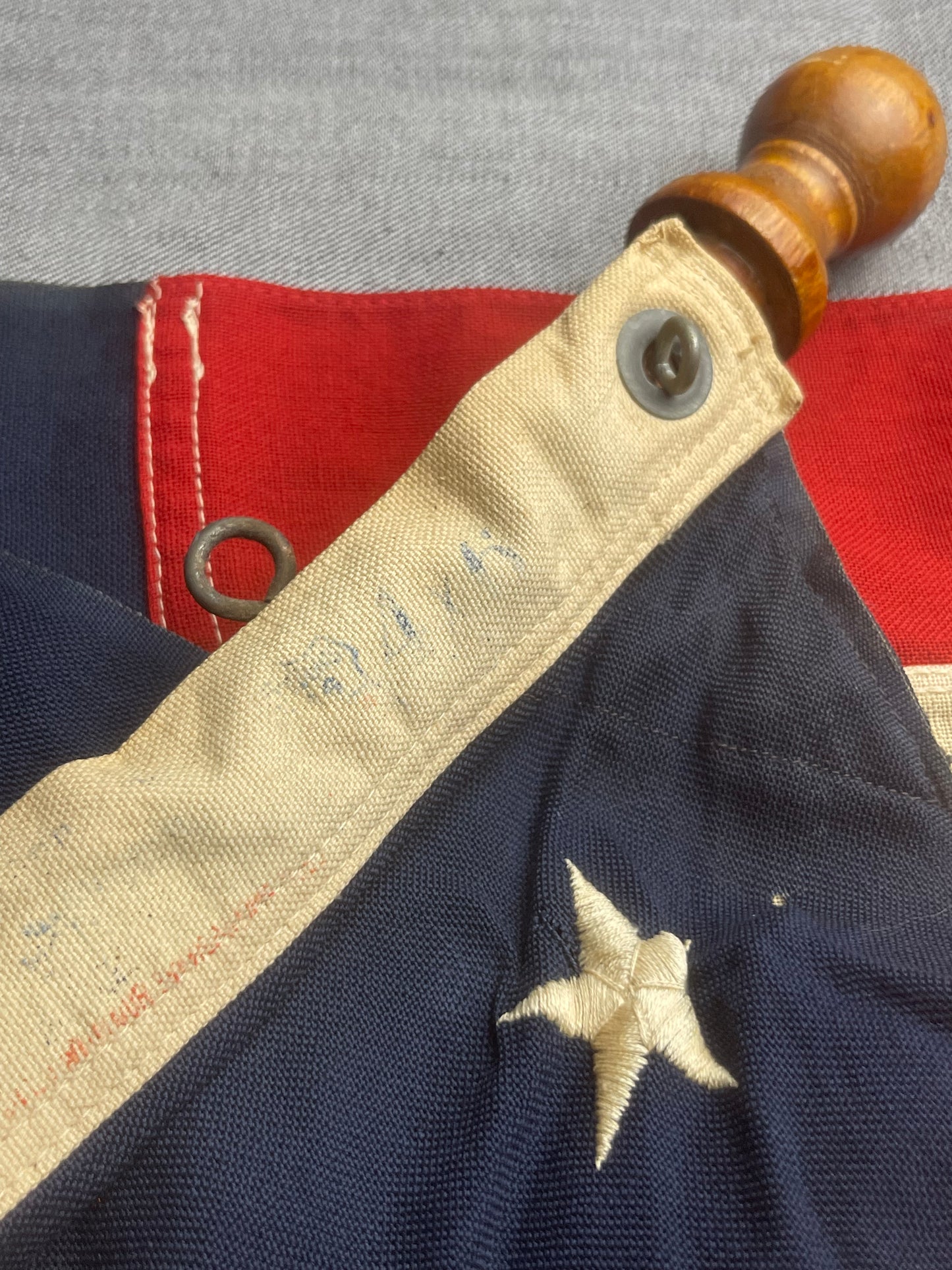 UNITED STATES WW2 EMBROIDERED 48 STAR FLAG W/ORIGINAL FLAG POLE BY BULLDOG BUNTING 4’ x 6’ EXTREMELY RARE EXAMPLE