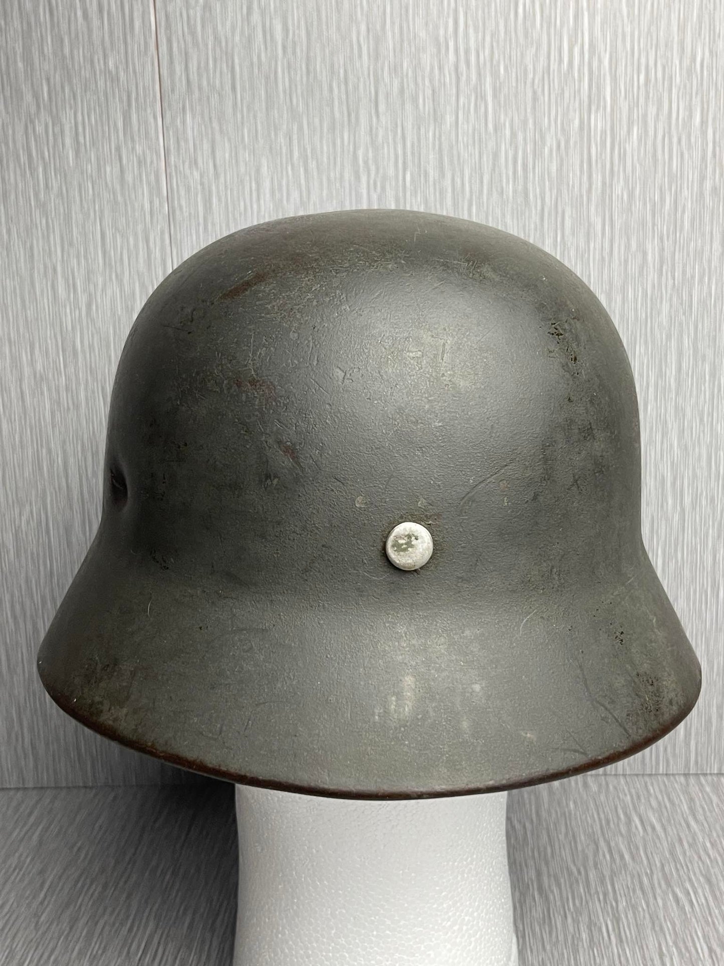 GERMAN WW2 KRIEGSMARINE M40 COMBAT HELMET SHIP GREY CAMO OVERPAINT EF64 NAMED /W BULLET DAMAGE