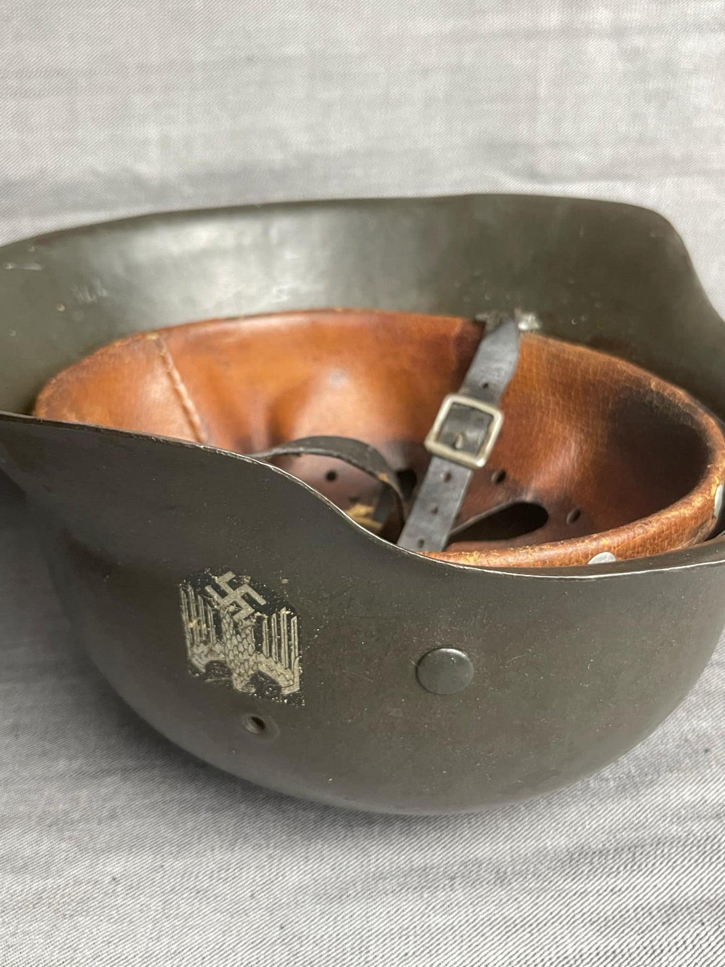 GERMAN WW2 HEER M42 SINGLE DECAL HELMET E.T. 68 W/ CHINSTRAP STUNNER!