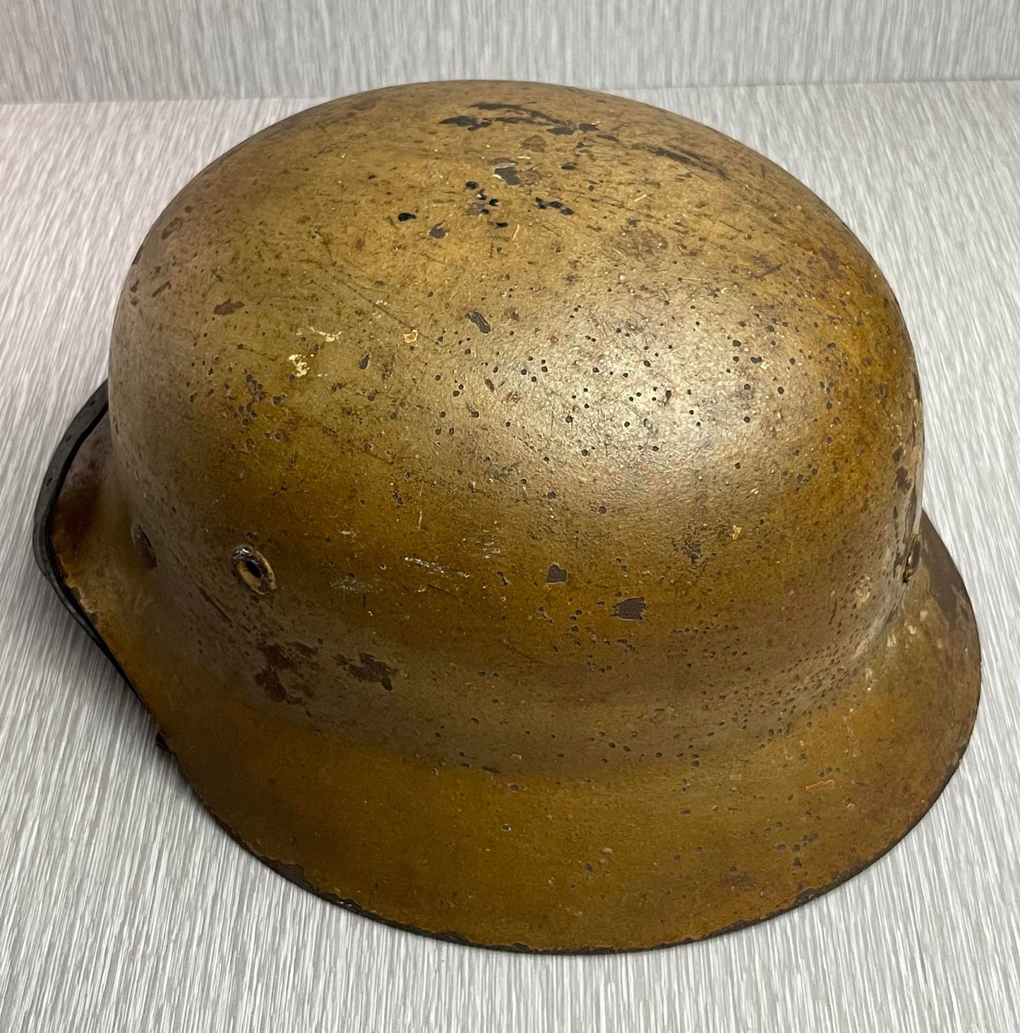 GERMAN WW2 M40 DEUTSCHE AFRIKA KORPS CAMOUFLAGED HELMET BY QUIST SIZE 66