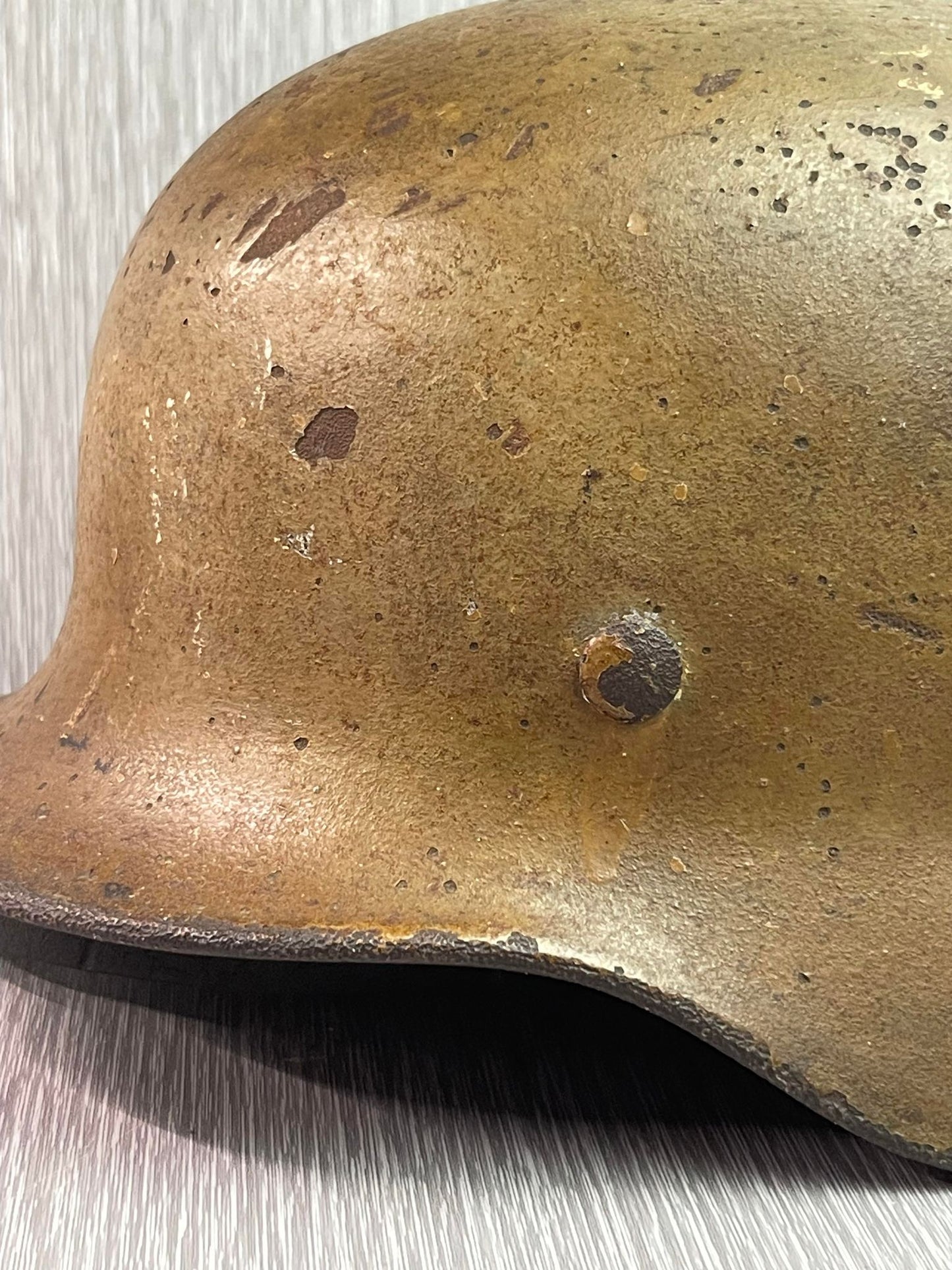 GERMAN WW2 M40 DEUTSCHE AFRIKA KORPS CAMOUFLAGED HELMET BY QUIST SIZE 66