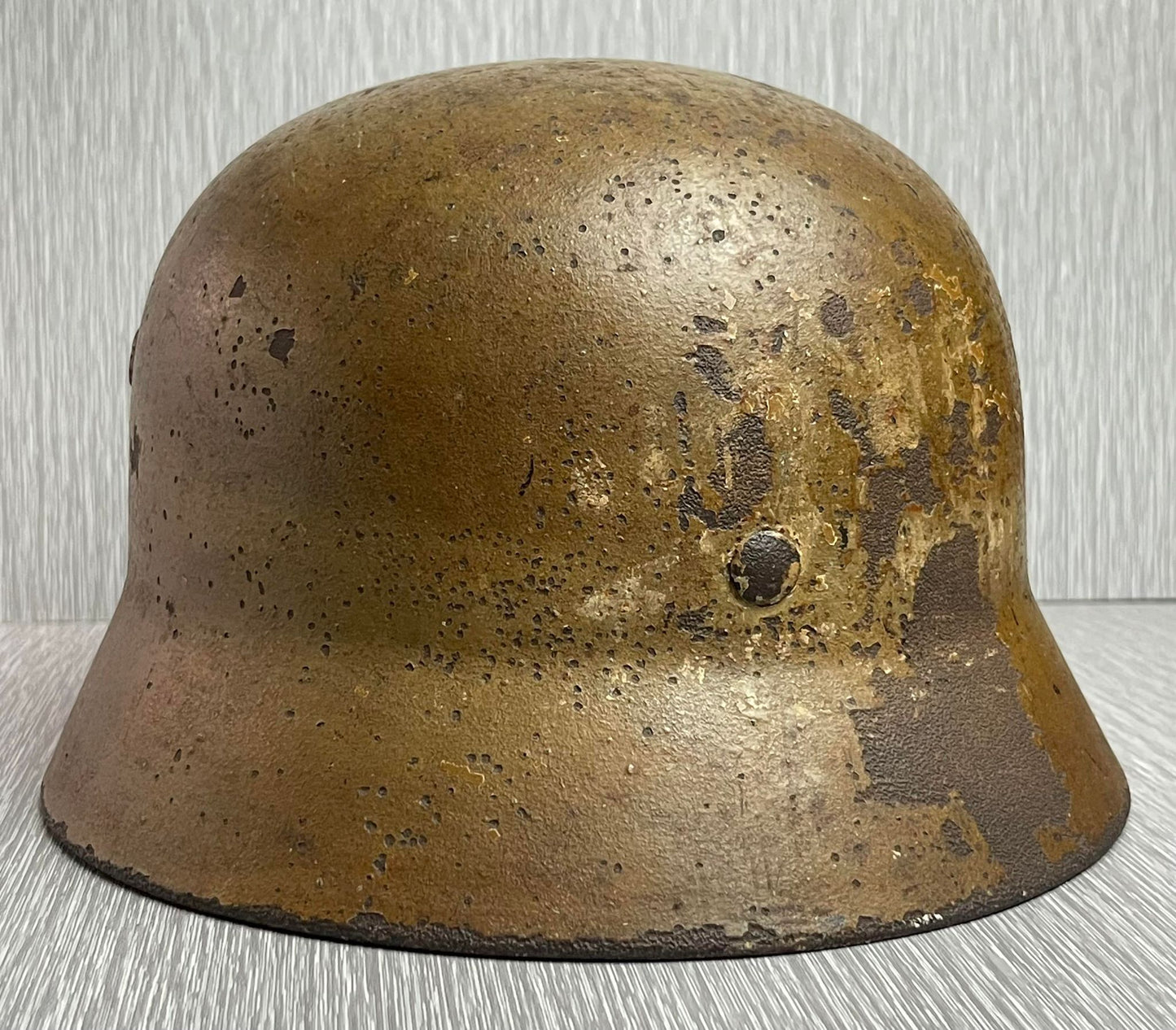 GERMAN WW2 M40 DEUTSCHE AFRIKA KORPS CAMOUFLAGED HELMET BY QUIST SIZE 66