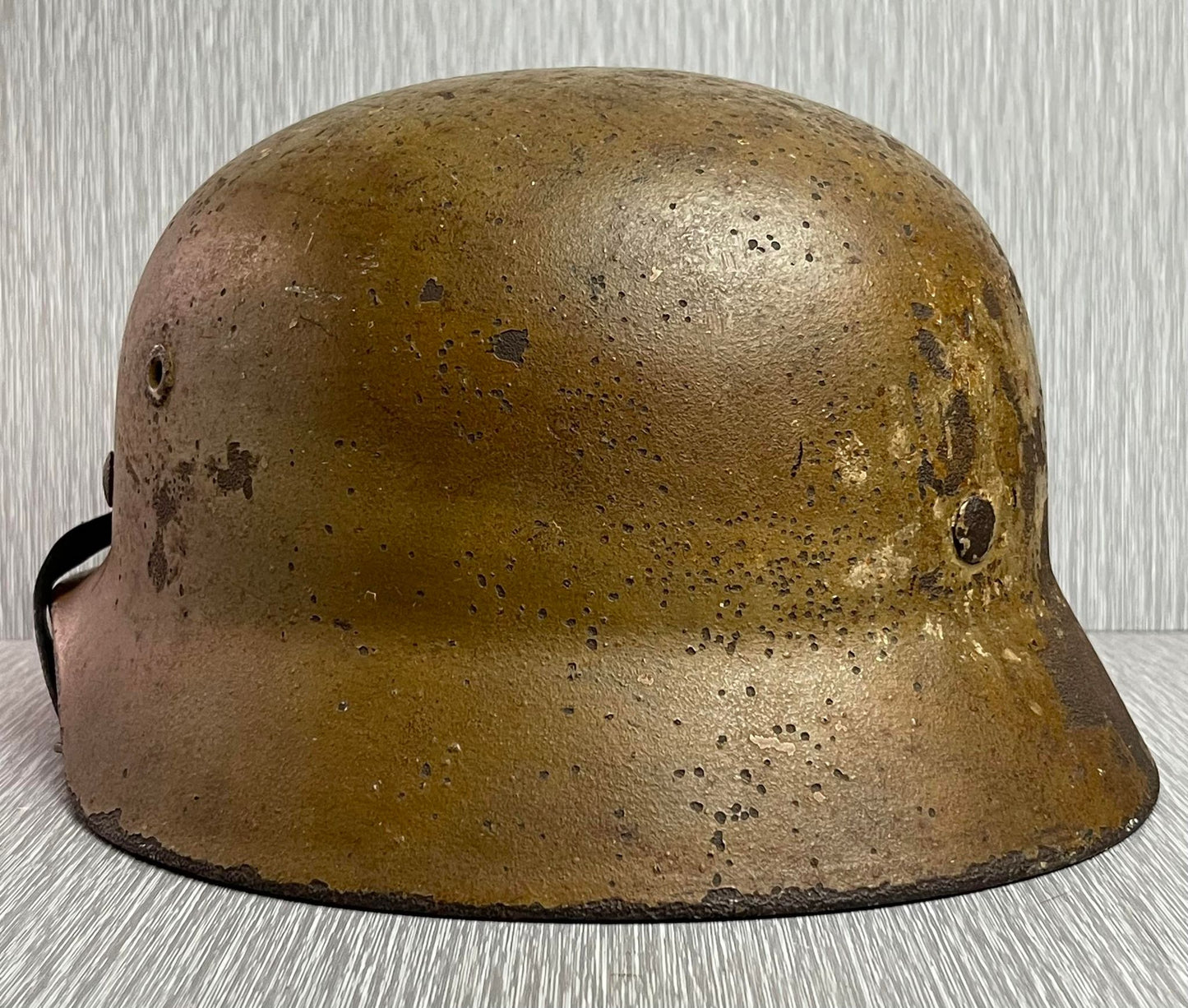 GERMAN WW2 M40 DEUTSCHE AFRIKA KORPS CAMOUFLAGED HELMET BY QUIST SIZE 66
