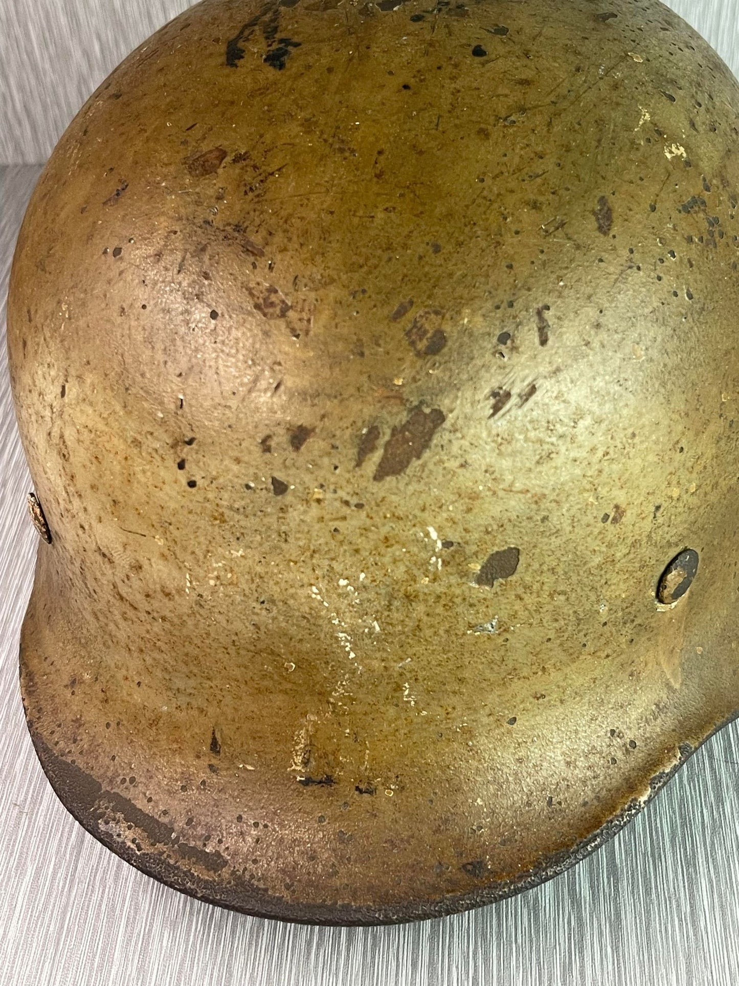 GERMAN WW2 M40 DEUTSCHE AFRIKA KORPS CAMOUFLAGED HELMET BY QUIST SIZE 66