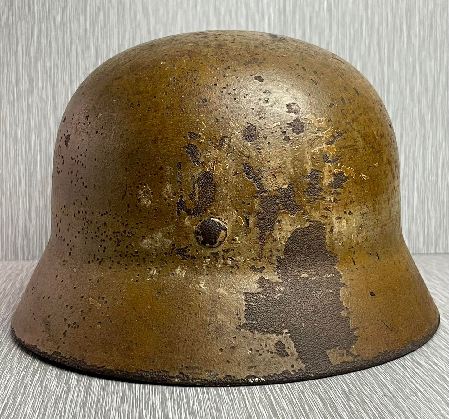 GERMAN WW2 M40 DEUTSCHE AFRIKA KORPS CAMOUFLAGED HELMET BY QUIST SIZE 66