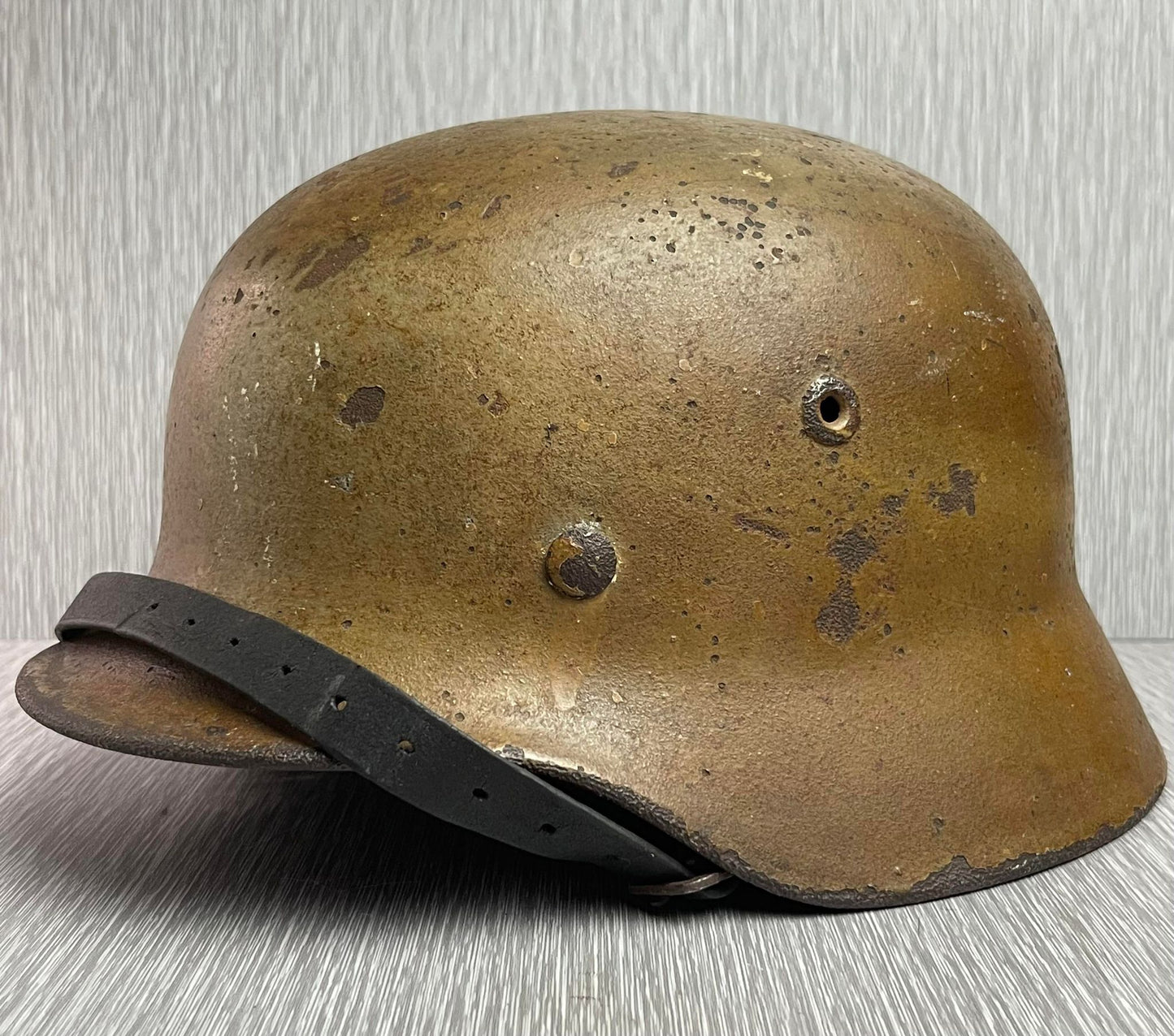 GERMAN WW2 M40 DEUTSCHE AFRIKA KORPS CAMOUFLAGED HELMET BY QUIST SIZE 66