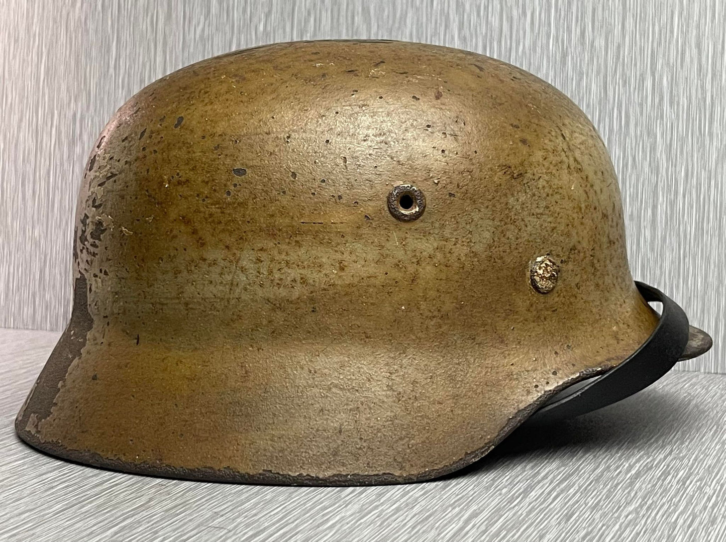 GERMAN WW2 M40 DEUTSCHE AFRIKA KORPS CAMOUFLAGED HELMET BY QUIST SIZE 66