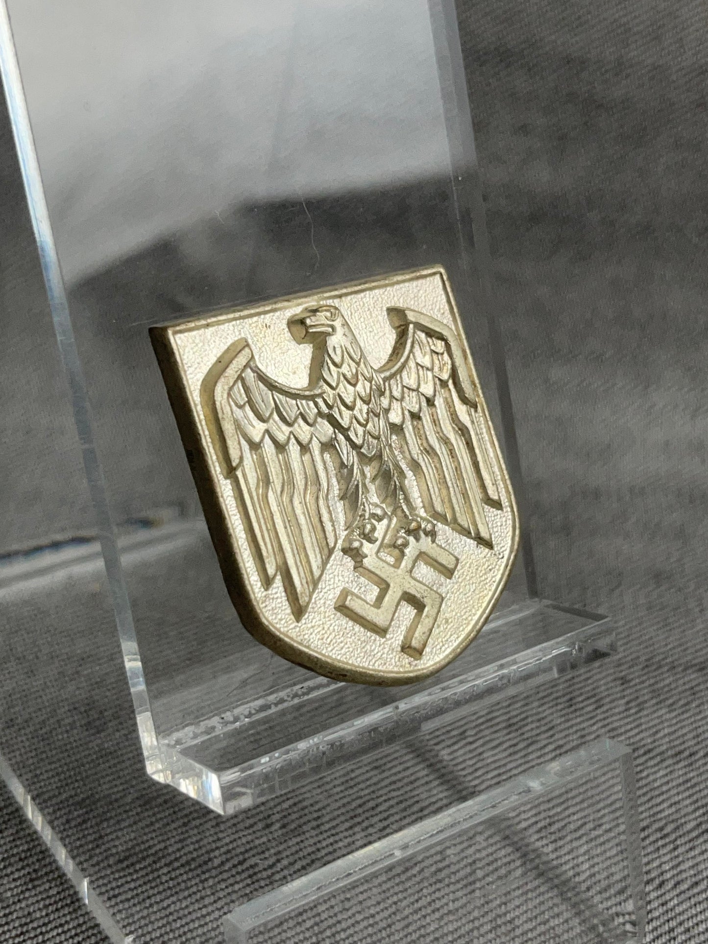 GERMAN WW2 NAVY 'KRIEGSMARINE' TROPICAL PITH HELMET GOLDEN EAGLE SHIELD MINT