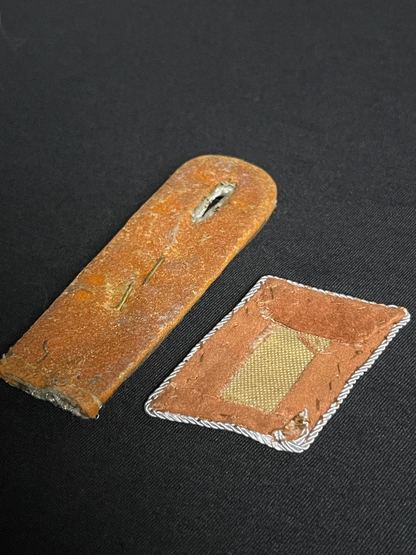 GERMAN WW2 FELDPOLIZEI LEUTNANT SINGLE SHOULDER BOARD & LUFTWAFFE SIGNALS OBERLEUTNANT COLLAR TAB