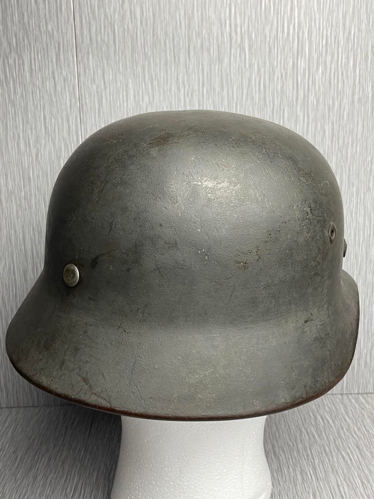 GERMAN WW2 KRIEGSMARINE M40 COMBAT HELMET SHIP GREY CAMO OVERPAINT EF64 NAMED /W BULLET DAMAGE