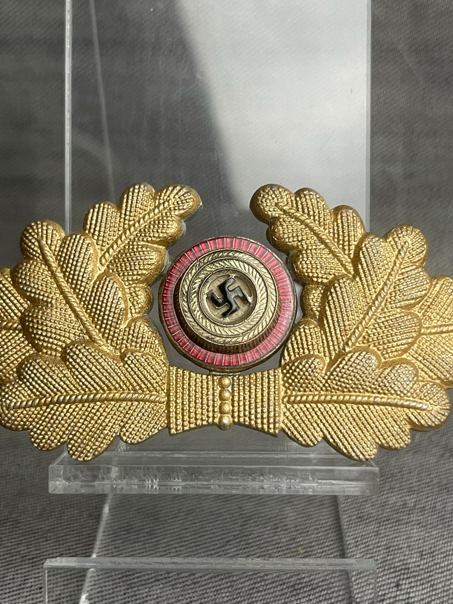 GERMAN WW2 NSDAP VISOR WREATH W/ COCKADE RZM M1/136/15 UNISSUED