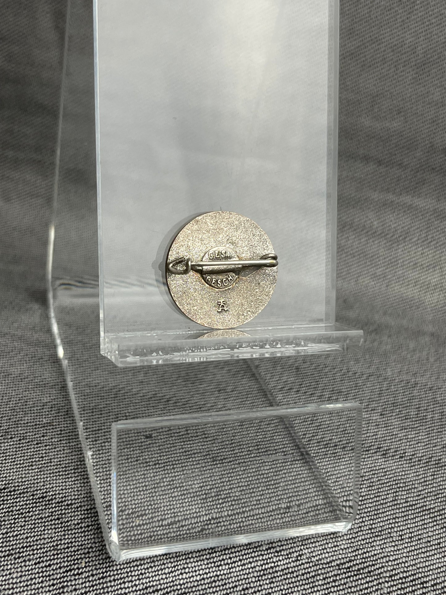 GERMAN WW2 DSB "DEUTSCHER SIEDLERBUND" MEMBERSHIP BADGE BY HERMANN AURICH, DRESDEN ‘HOME OWNERS ASSOCIATION’ MINT