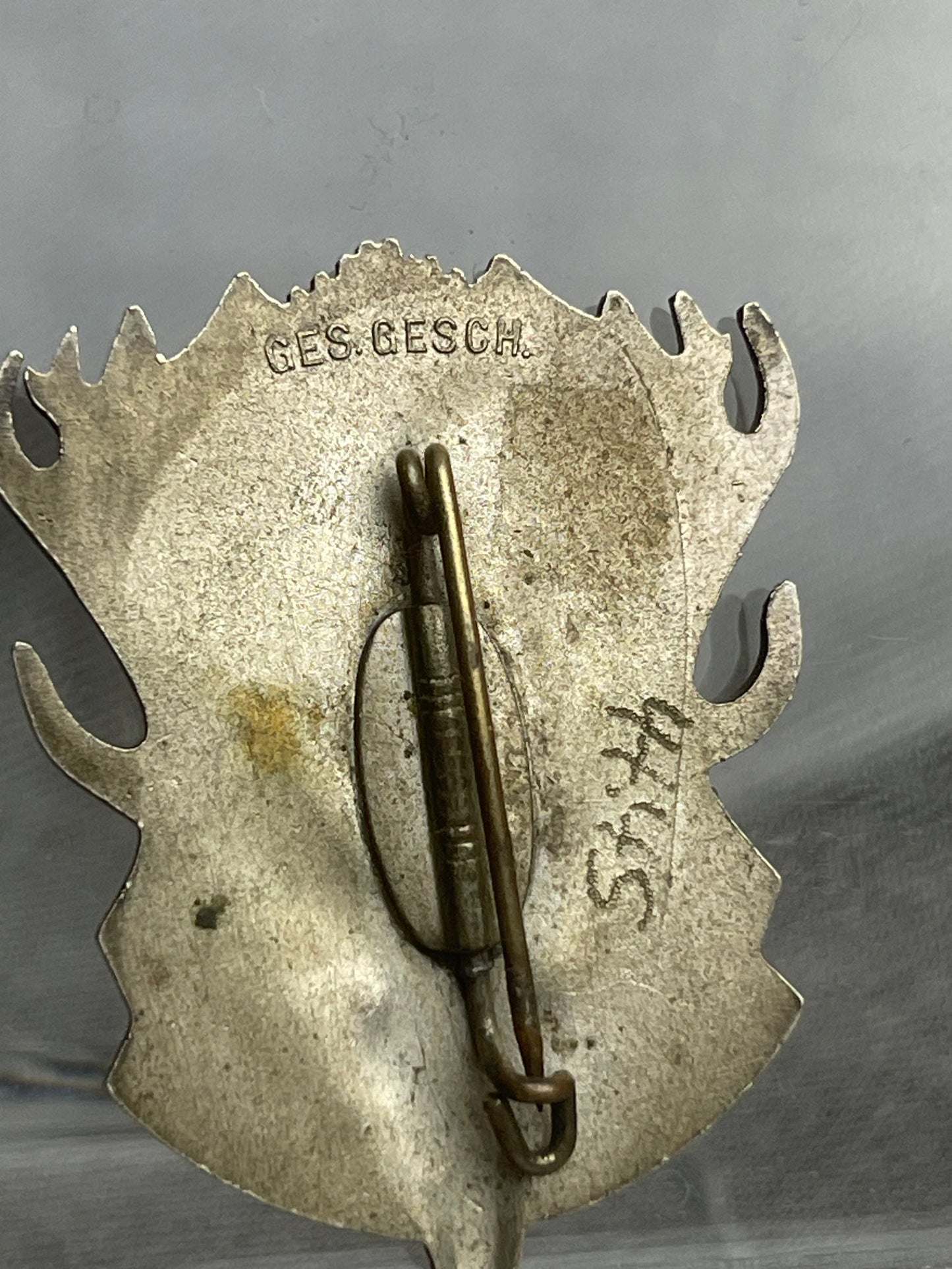 GERMAN WW2 DEUTSCHE JAGËRSCHAFT ‘DJ’ BADGE NAMED & GES.GESCH MARKED RARE