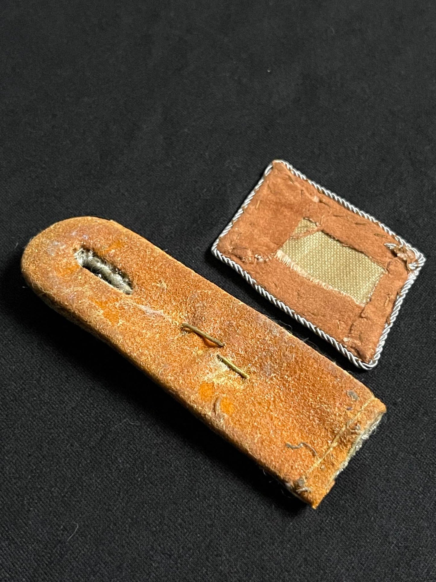 GERMAN WW2 FELDPOLIZEI LEUTNANT SINGLE SHOULDER BOARD & LUFTWAFFE SIGNALS OBERLEUTNANT COLLAR TAB