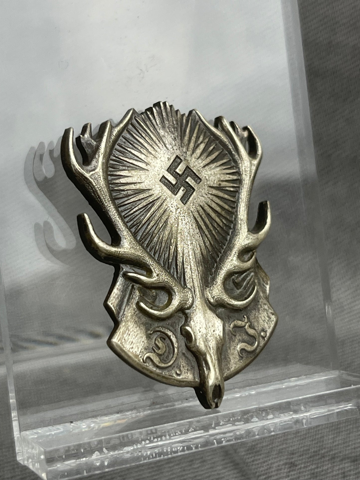 GERMAN WW2 DEUTSCHE JAGËRSCHAFT ‘DJ’ BADGE NAMED & GES.GESCH MARKED RARE