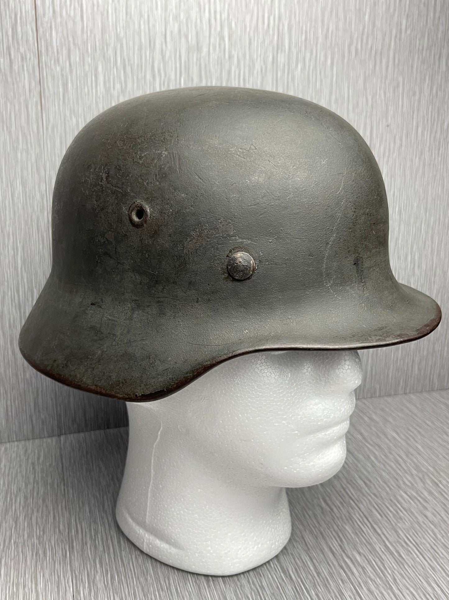 GERMAN WW2 KRIEGSMARINE M40 COMBAT HELMET SHIP GREY CAMO OVERPAINT EF64 NAMED /W BULLET DAMAGE