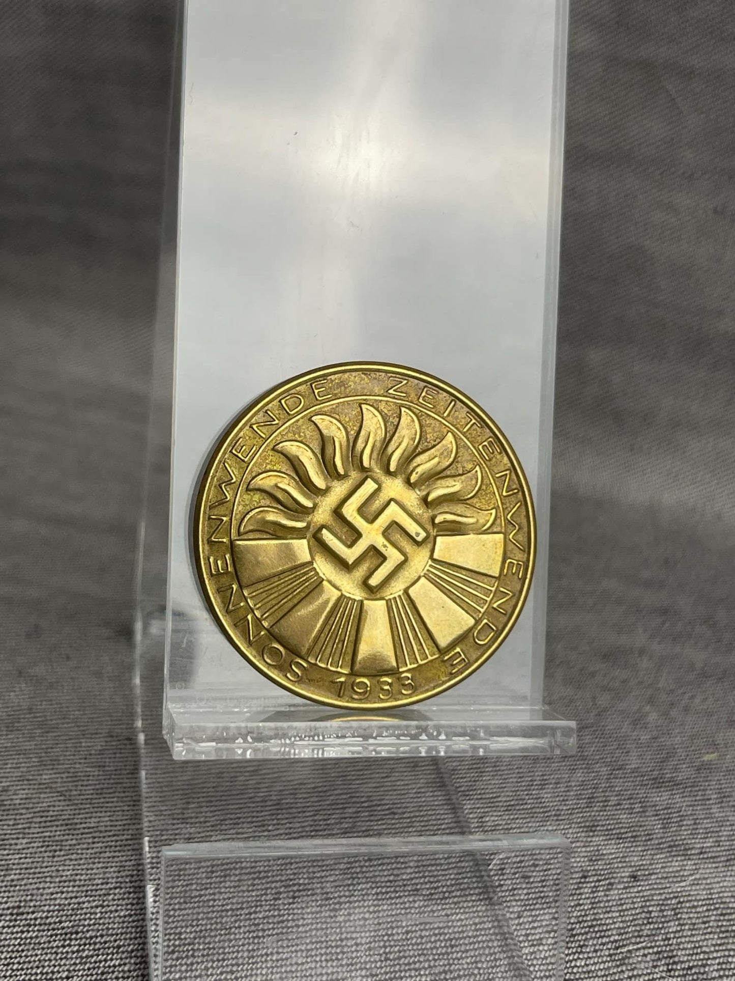 GERMAN WW2 1933 SUMMER SOLSTICE "SONNENWENDE - ZEITENWENDE" GOLD BADGE RARE