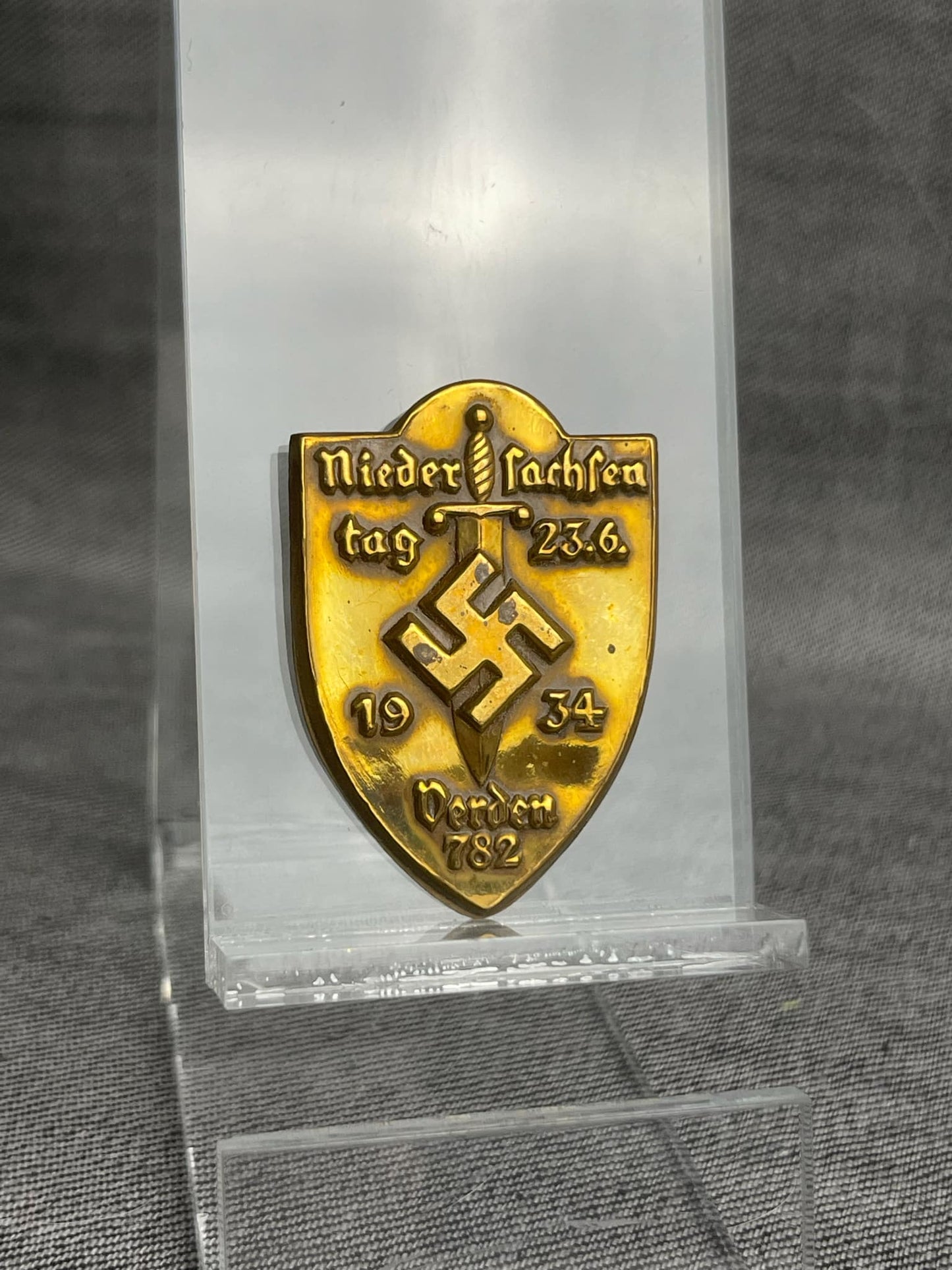 GERMAN WW2 1934 NIEDER SACHSEN VERDEN TINNIE BADGE