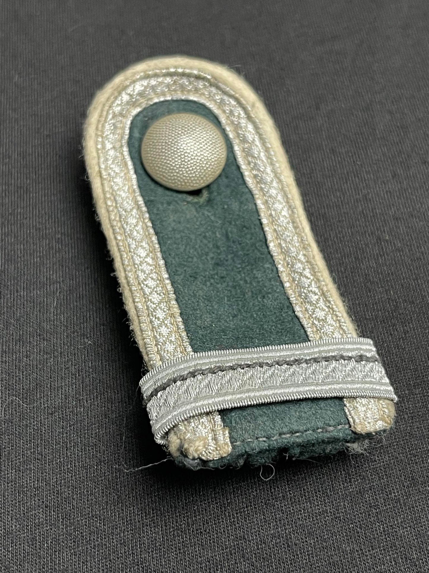 GERMAN WW2 HEER INFANTRY FELDWEBEL SINGLE SHOULDER STRAP W/ OFFICER CANDIDATE TRESSE