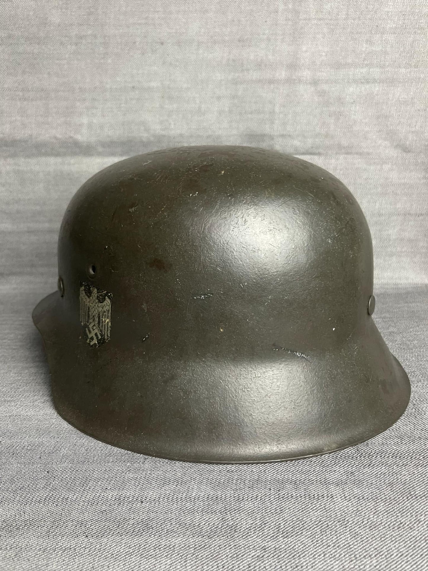 GERMAN WW2 HEER M42 SINGLE DECAL HELMET E.T. 68 W/ CHINSTRAP STUNNER!