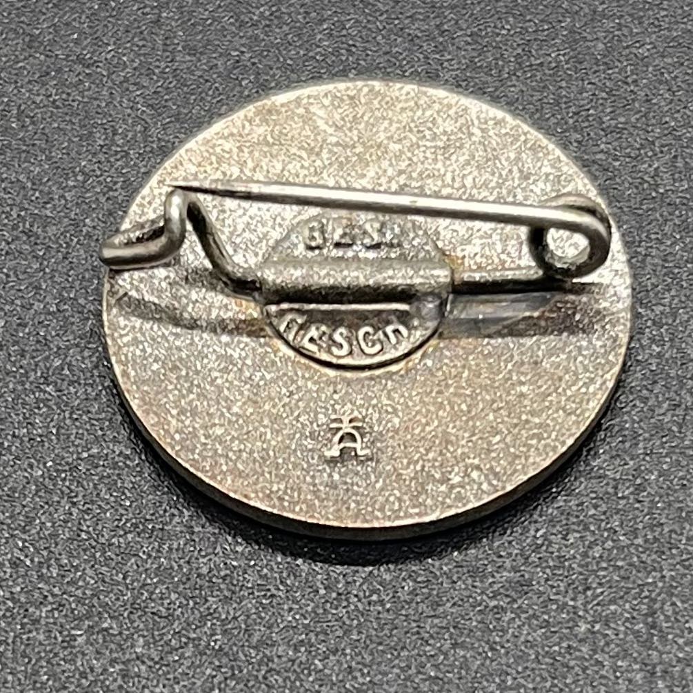 GERMAN WW2 DSB "DEUTSCHER SIEDLERBUND" MEMBERSHIP BADGE BY HERMANN AURICH, DRESDEN ‘HOME OWNERS ASSOCIATION’ MINT