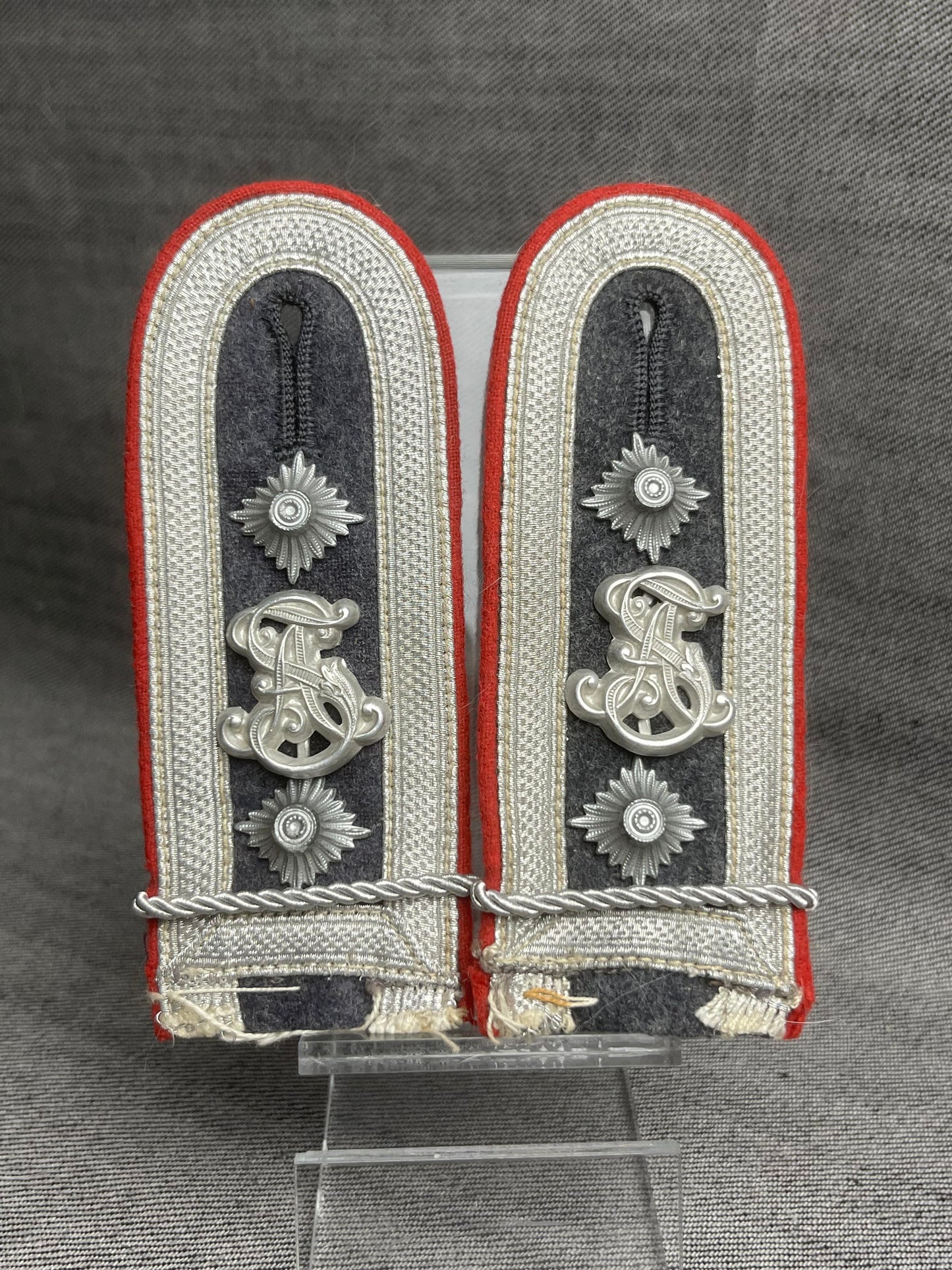 GERMAN WW2 OBERFAHNRICH FLAKARTILLERIESCHULE MATCHING SHOULDER STRAPS