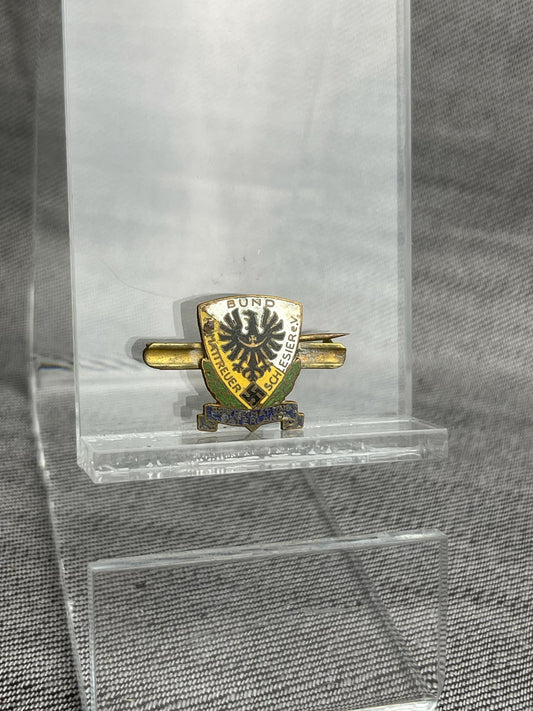 GERMAN WW2 HOME AND FATHERLAND "FUR HEIMAT UND VATERLAND" SCHLESIER E.V. MEMBERSHIP BADGE