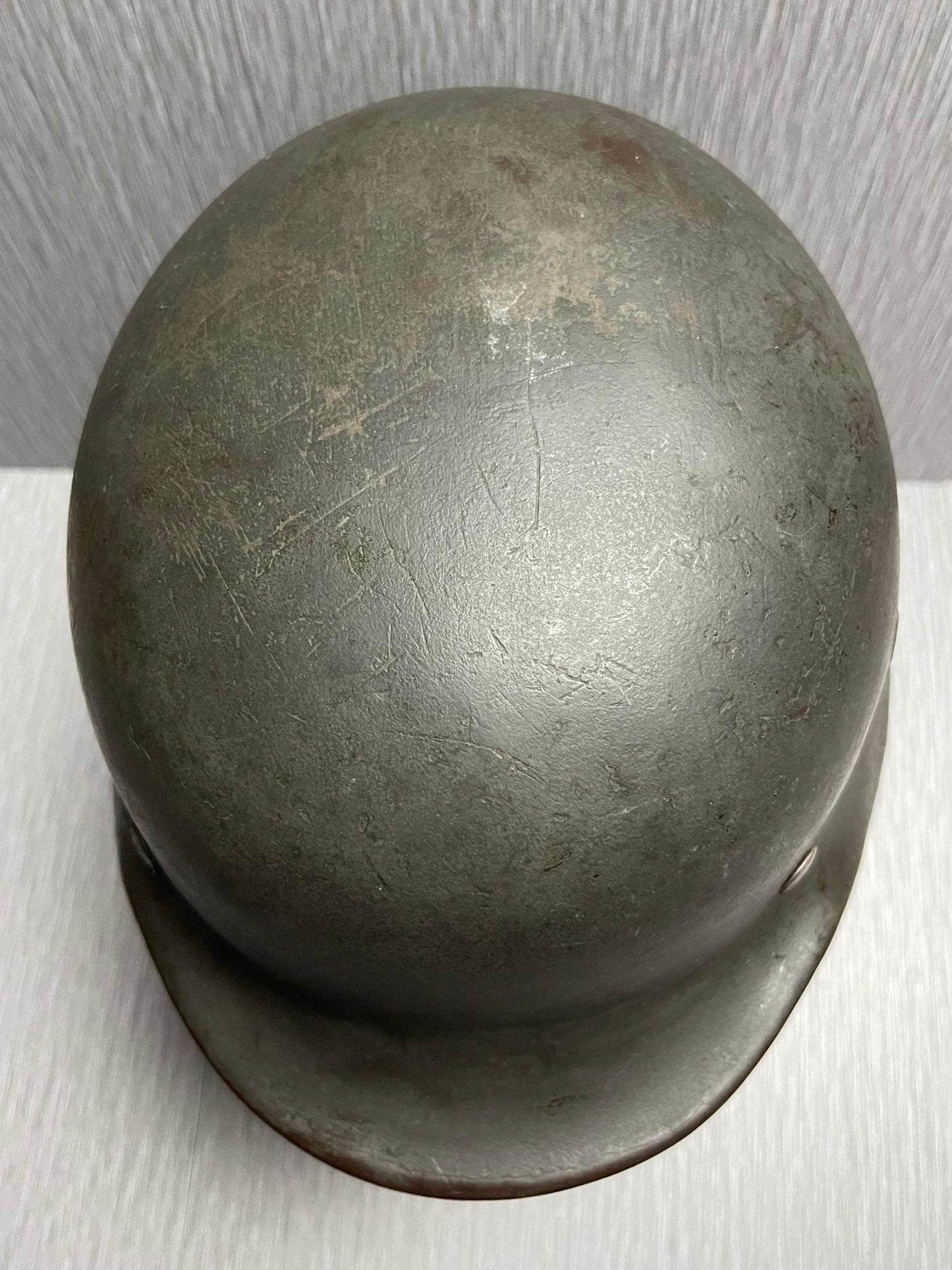 GERMAN WW2 KRIEGSMARINE M40 COMBAT HELMET SHIP GREY CAMO OVERPAINT EF64 NAMED /W BULLET DAMAGE