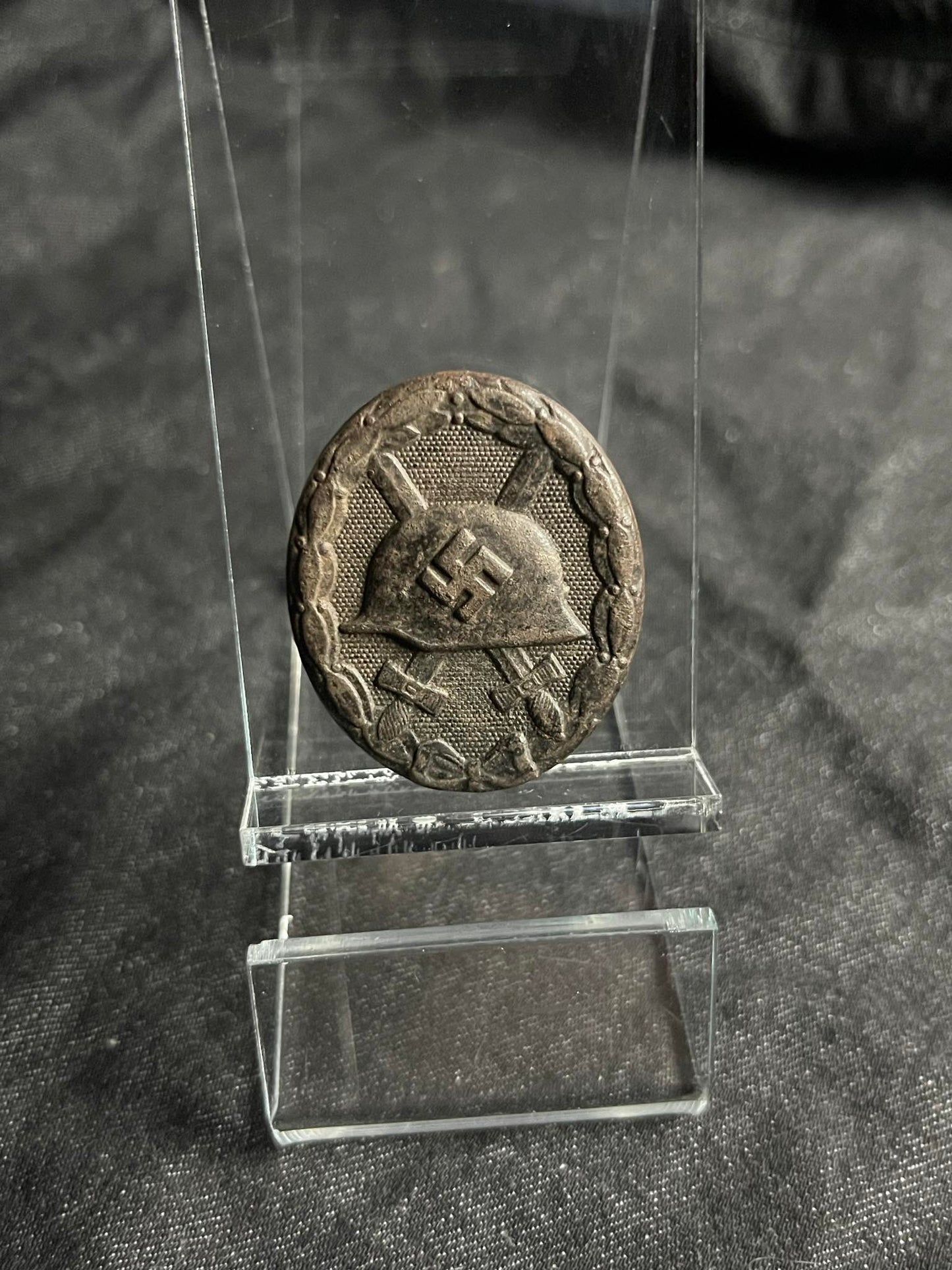 GERMAN WW2 VERWUNDETENABZEICHEN IM SCHWARZ "102" PHILIPP TURKS