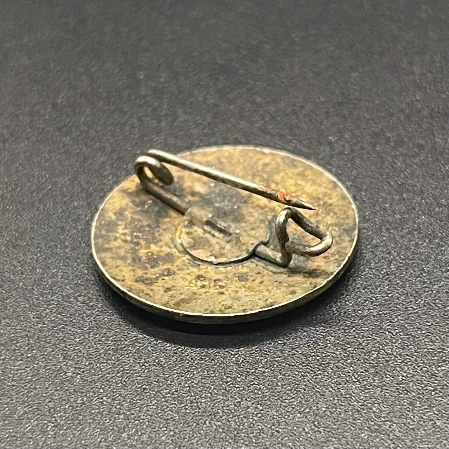 GERMAN WW2 RDK REICHSBUND DER KINDERREICHEN MEMBERSHIP BADGE ‘UNION OF LARGE FAMILIES’