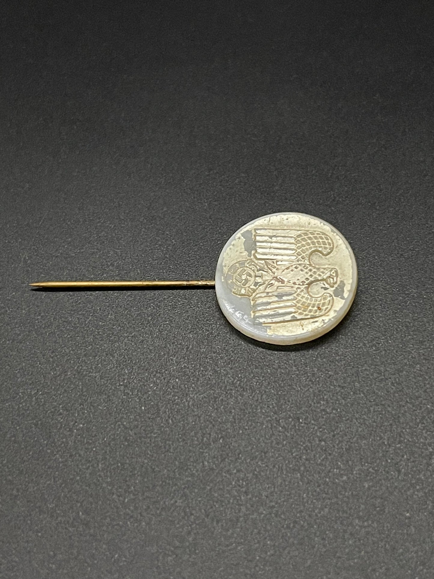 GERMAN WW2 NSDAP MEMBER/SUPPORTER GILDED PLASTIC STICKPIN