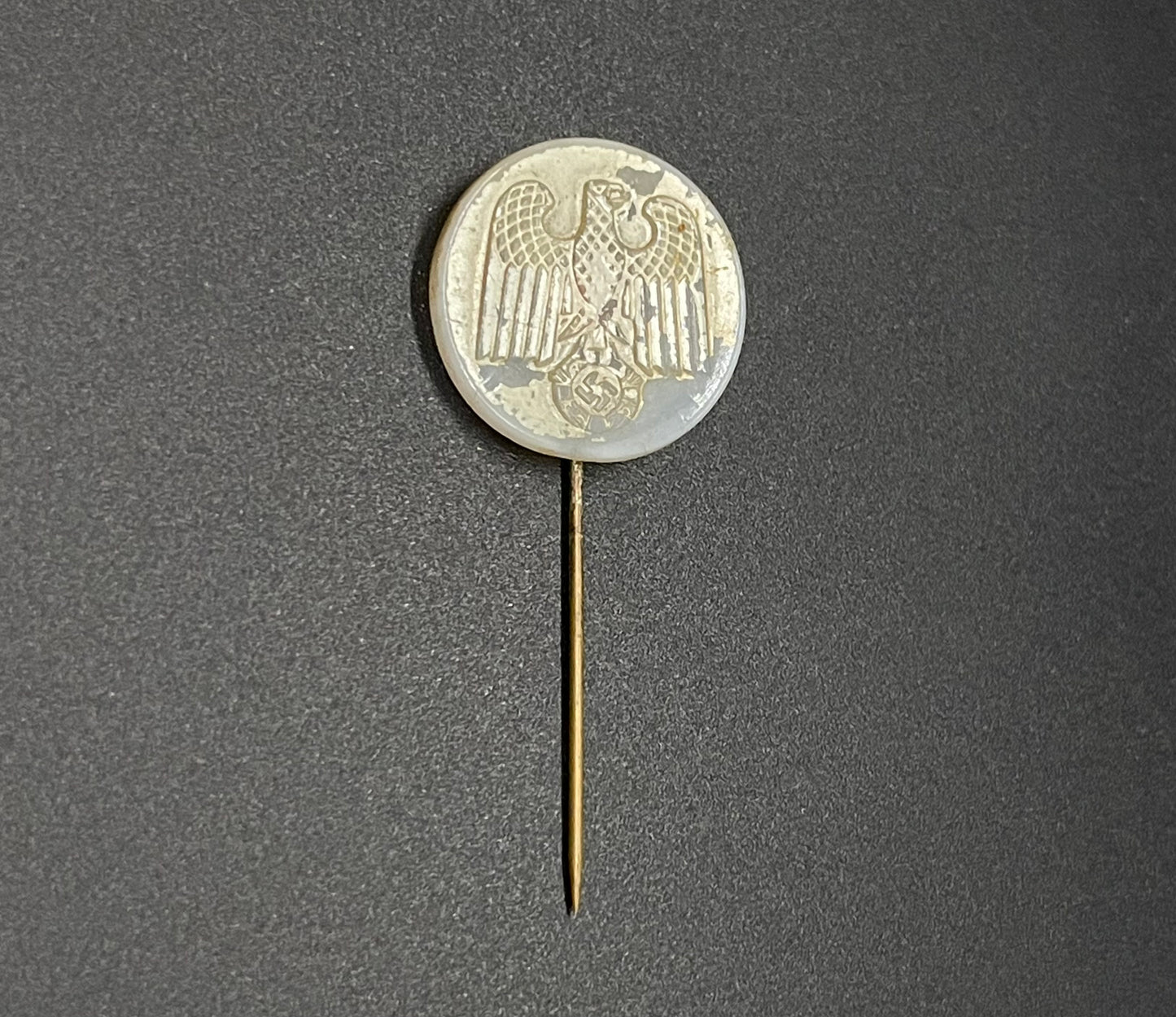 GERMAN WW2 NSDAP MEMBER/SUPPORTER GILDED PLASTIC STICKPIN