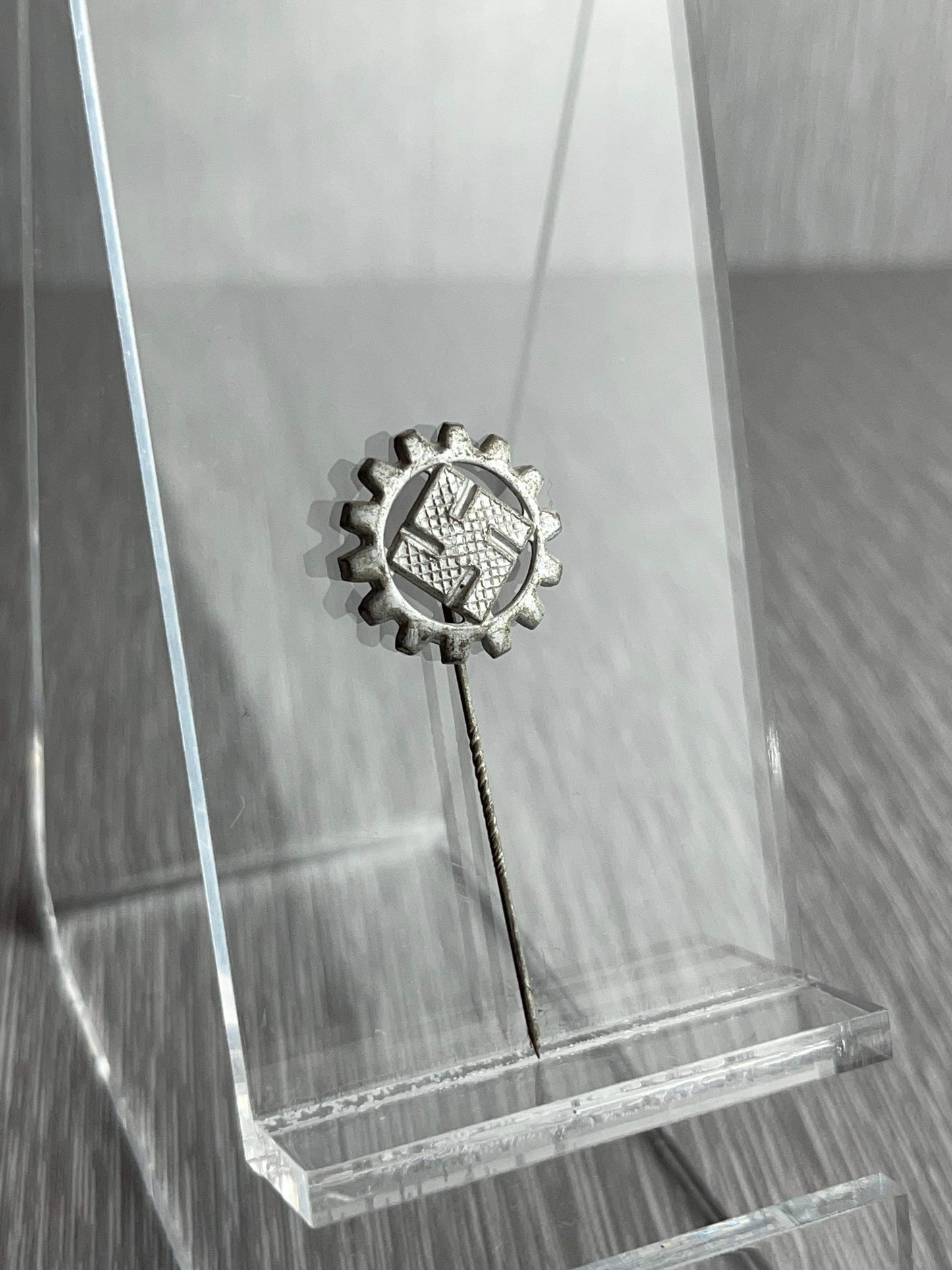 GERMAN WW2 DEUTSCHE ARBEITSFRONT MEMBERSHIP STICKPIN RZM 5/72 NICELY MARKED