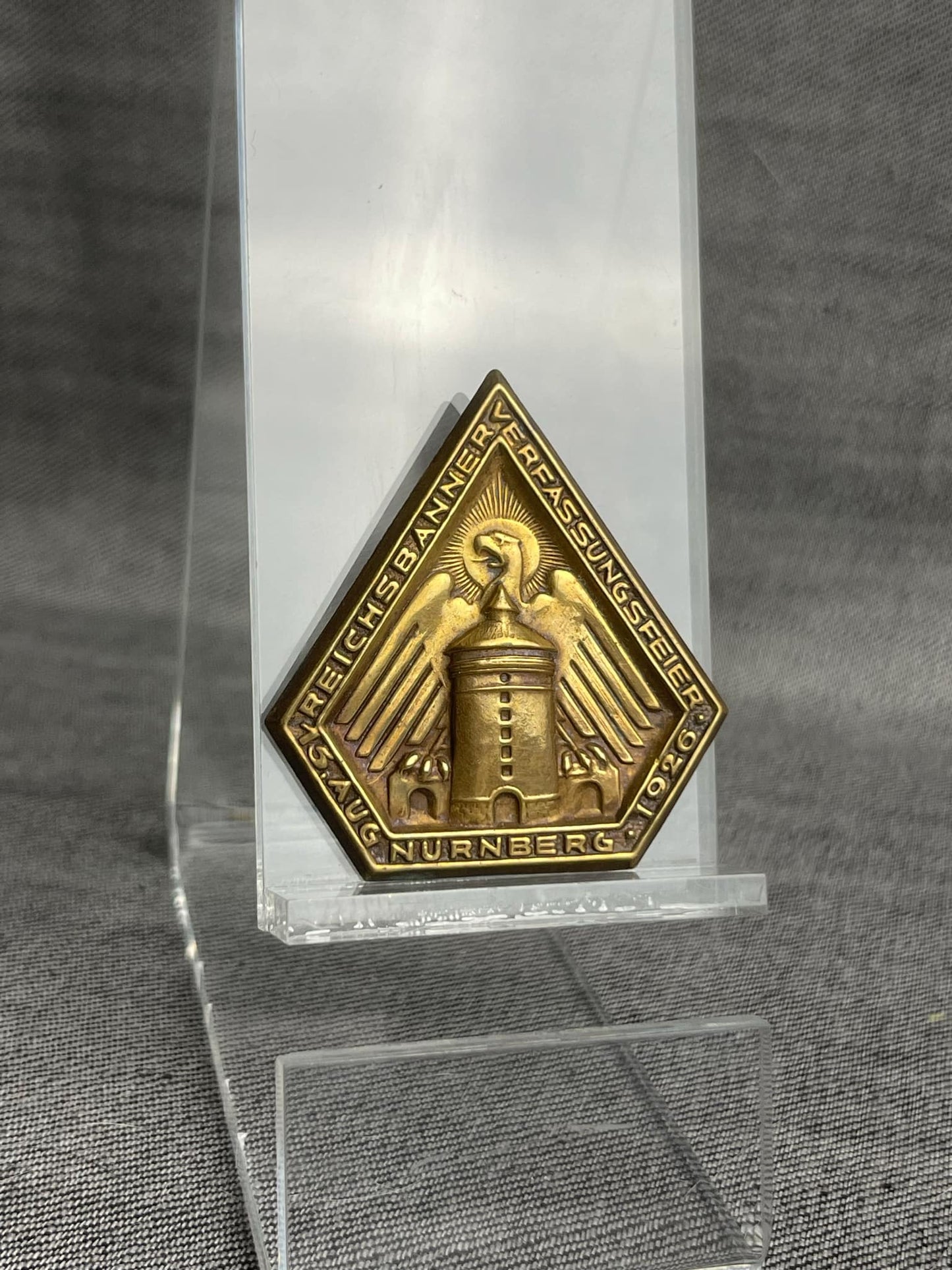 GERMAN WW2 1926 NURNBERG "REICHSBANNER VERFASSUNGFEIER 15TH AUGUST" BADGE