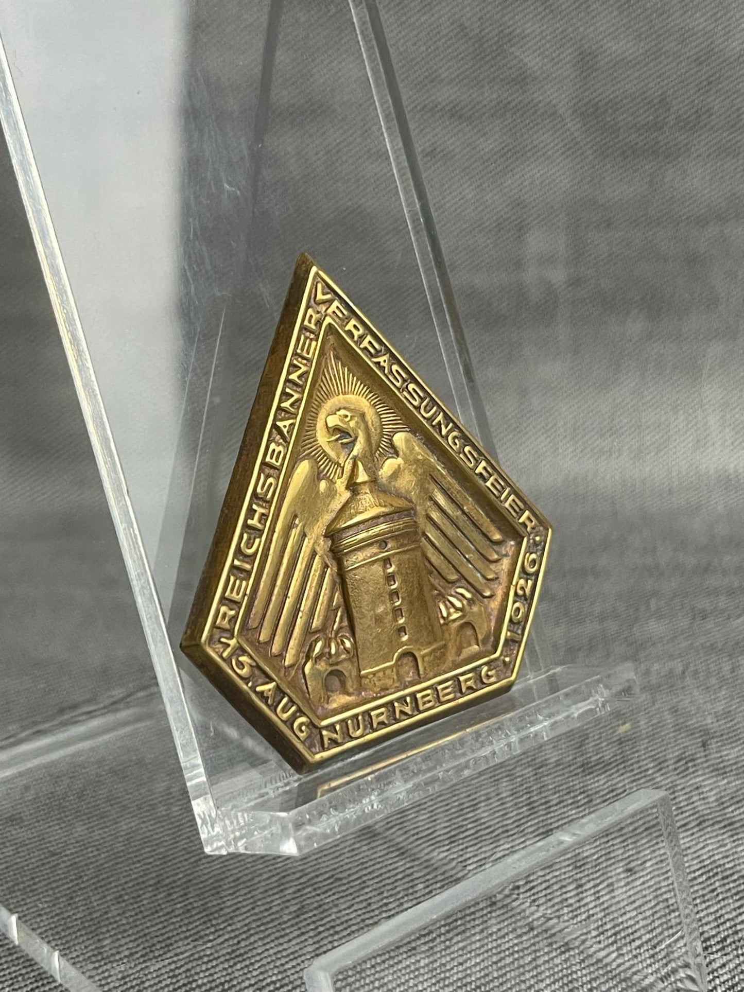 GERMAN WW2 1926 NURNBERG "REICHSBANNER VERFASSUNGFEIER 15TH AUGUST" BADGE