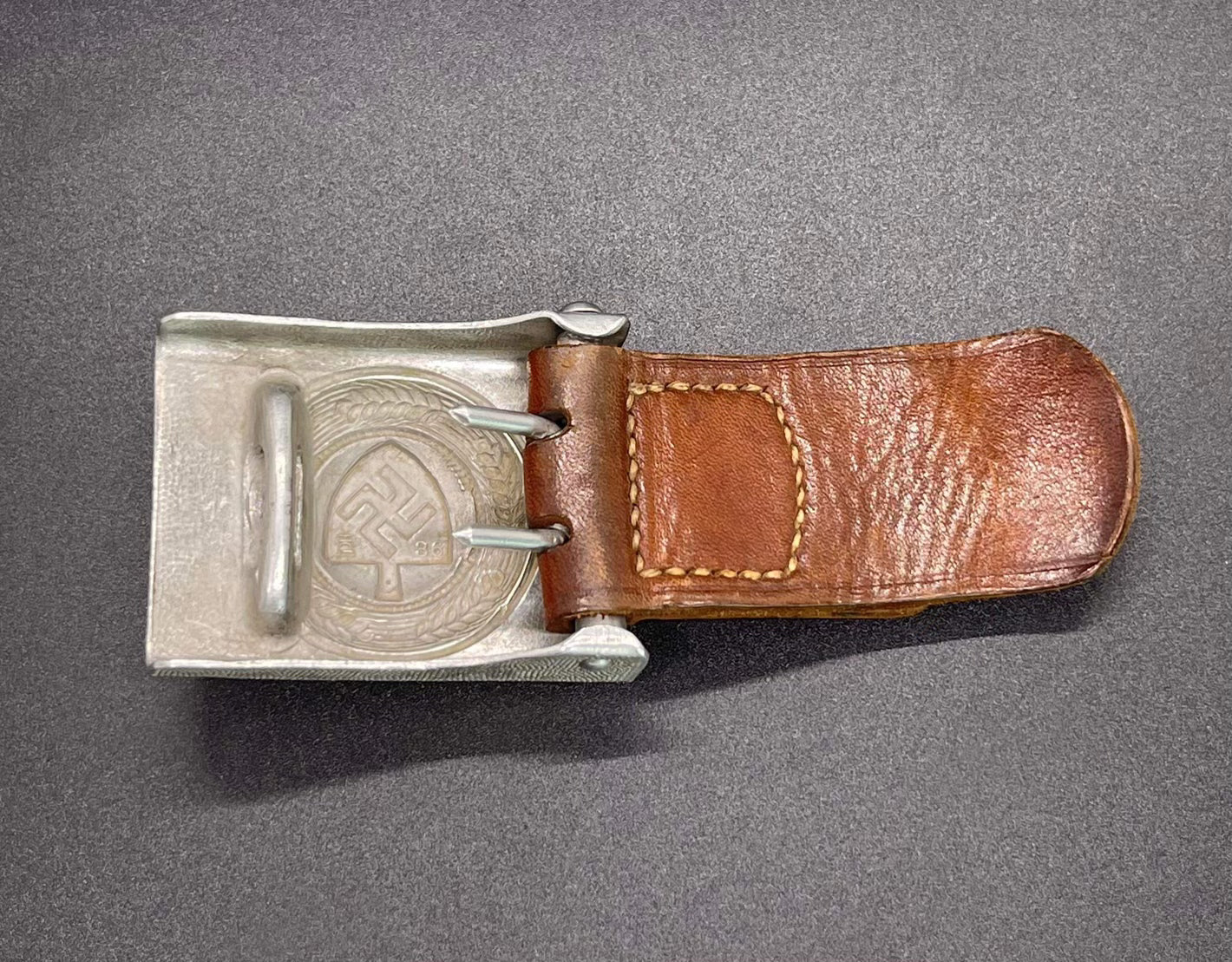 GERMAN WW2 1936 RAD BELT BUCKLE WITH LEATHER PULL TAB BY H. AURICH